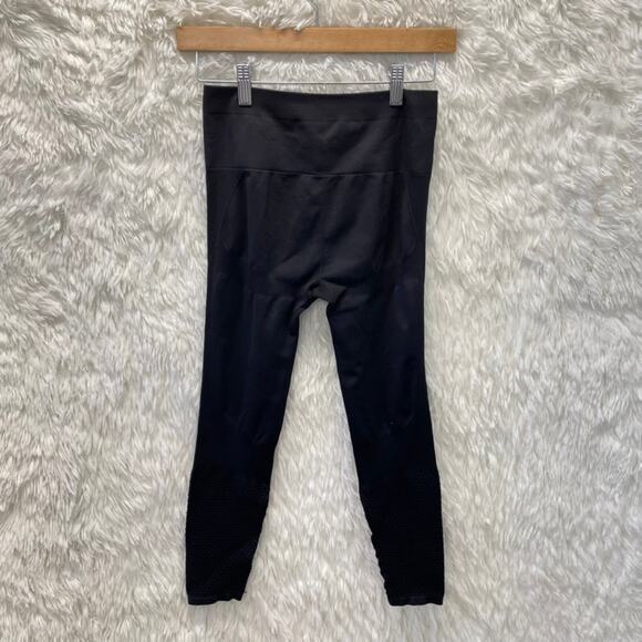 Fabletics Black Leggings Detail on Ankles Size Small - Picture 4 of 11